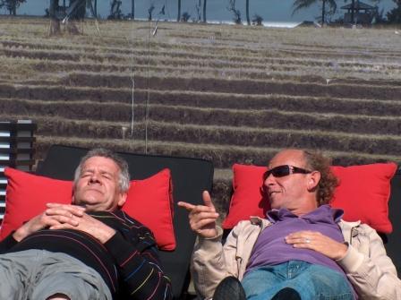 Joop en Robbert een siesta in zuidelijke sfeer