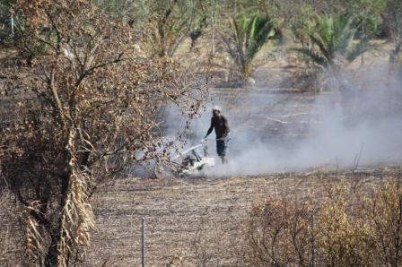 de tuinman die door de steekvlam uit de grasmachine de brand veroorzaakte 