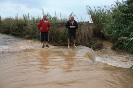 kees en jos op de doorgaande weg