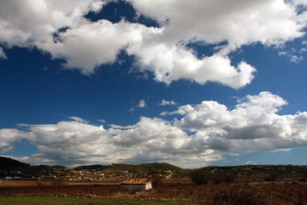 Een middagfoto in Lliber, het voordeel van een lagedrukgebied! Wat een mooie Spaanse wolkenluchten!!!