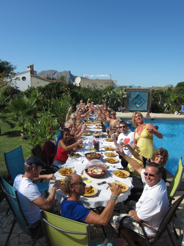 Paella in het zonnetje...